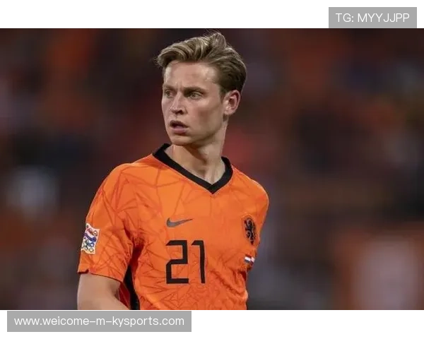 弗兰基·德容长途奔袭带球——中场艺术与速度的完美结合 弗兰基·德容长途奔袭带球——中场艺术与速度的完美结合