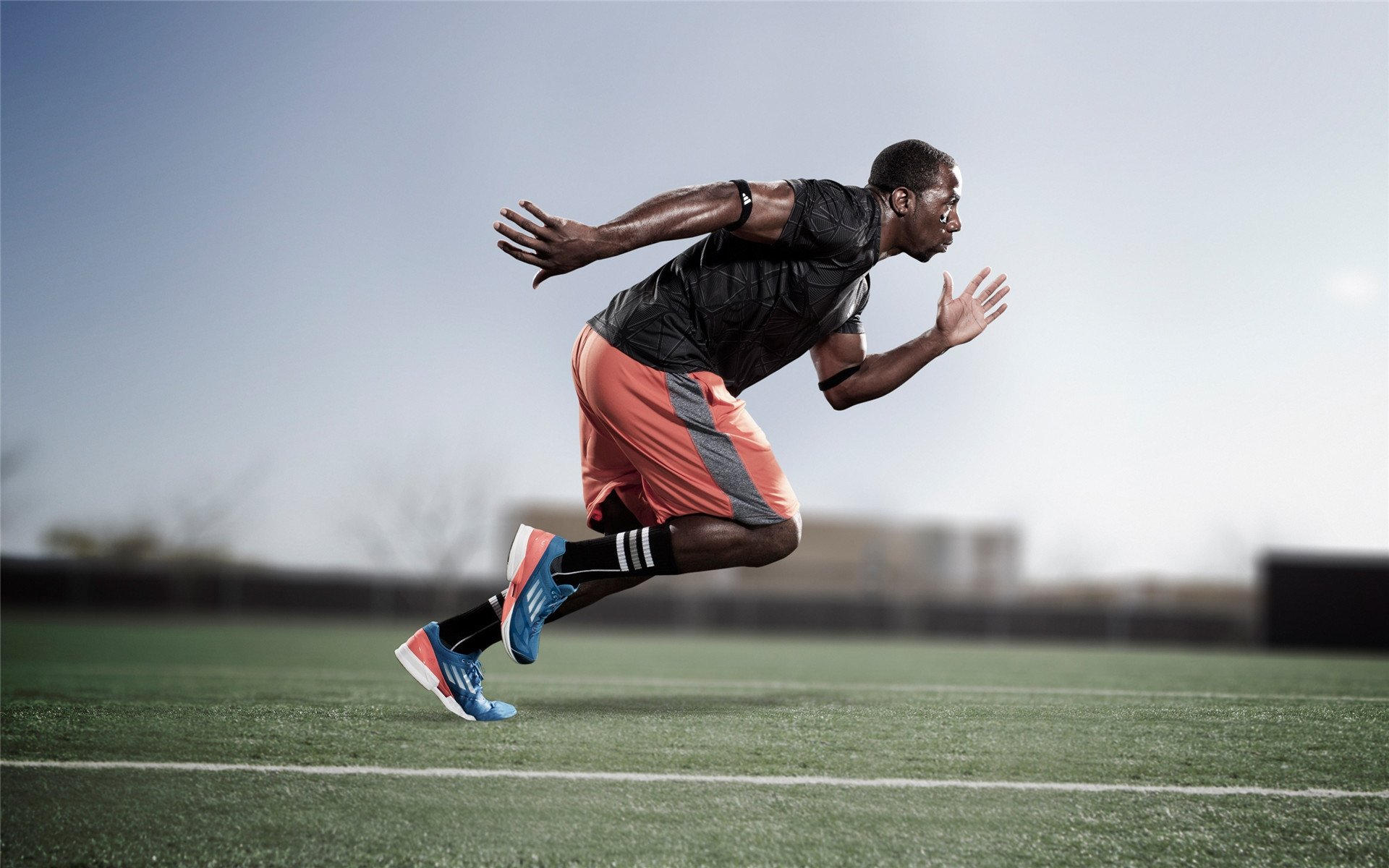 国足门将参加专项反应训练，国足门将水平